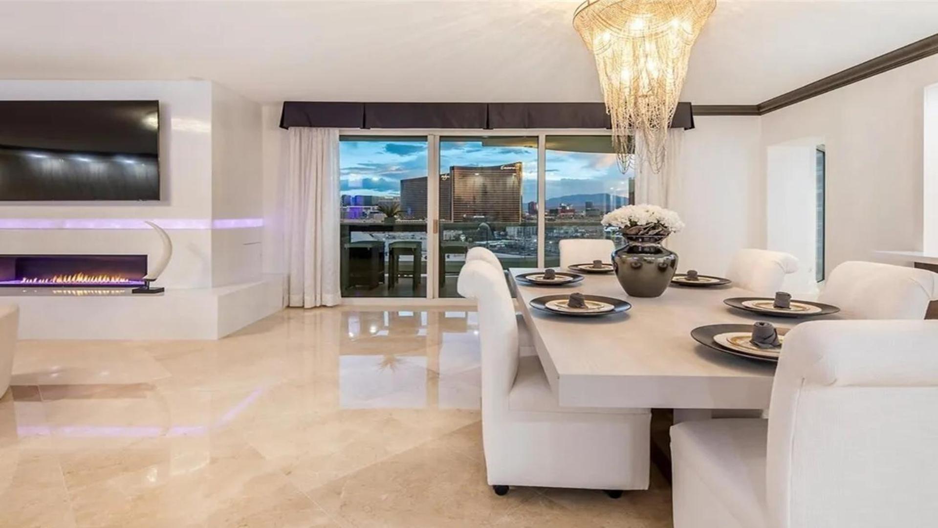 Stunning Four Bedroom Fully Professionally Remodeled Apartment Las Vegas Esterno foto