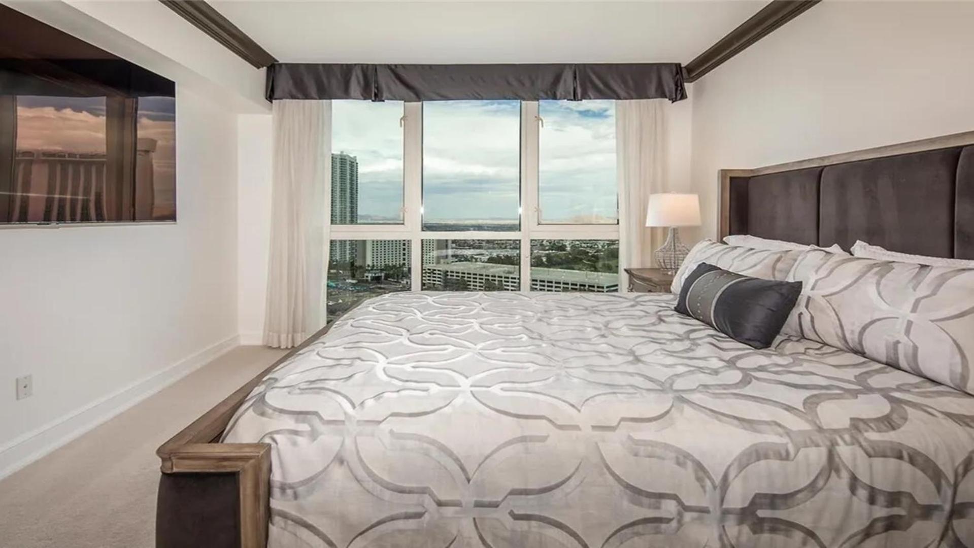 Stunning Four Bedroom Fully Professionally Remodeled Apartment Las Vegas Esterno foto
