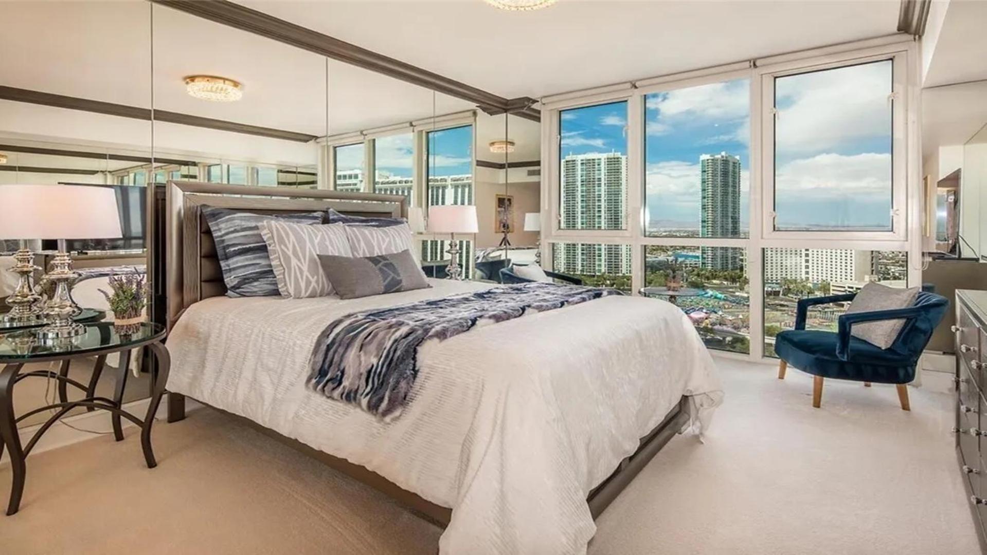 Stunning Four Bedroom Fully Professionally Remodeled Apartment Las Vegas Esterno foto