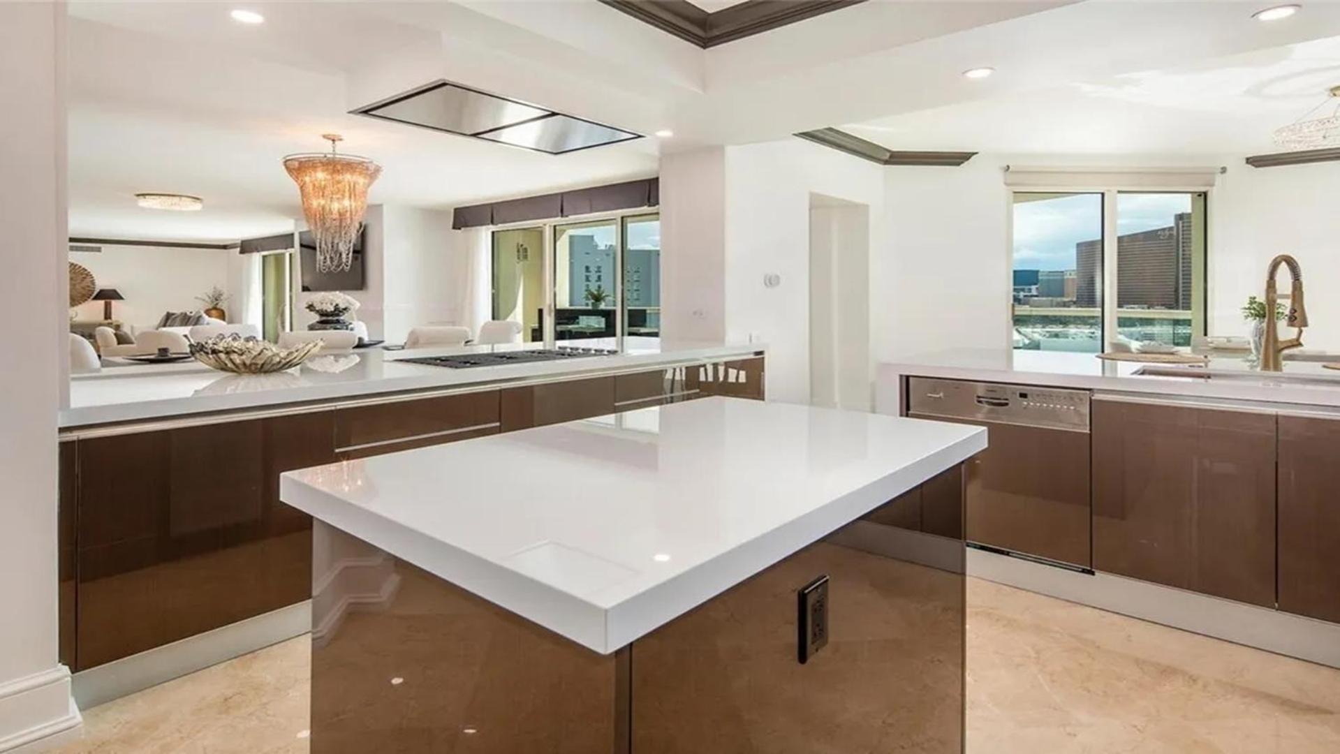 Stunning Four Bedroom Fully Professionally Remodeled Apartment Las Vegas Esterno foto