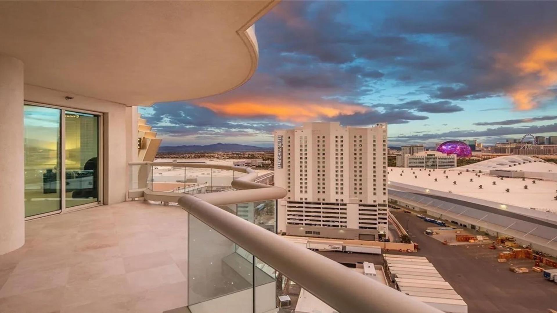 Stunning Four Bedroom Fully Professionally Remodeled Apartment Las Vegas Esterno foto