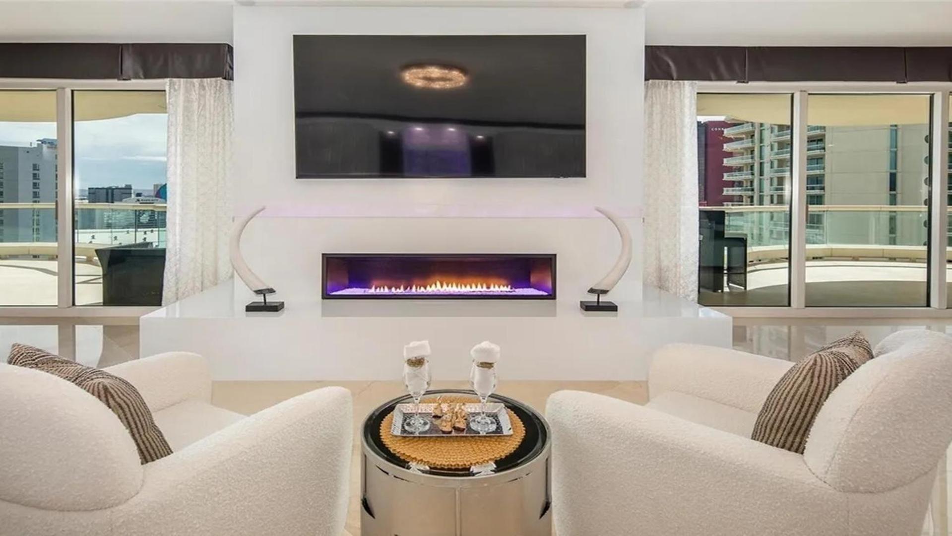 Stunning Four Bedroom Fully Professionally Remodeled Apartment Las Vegas Esterno foto