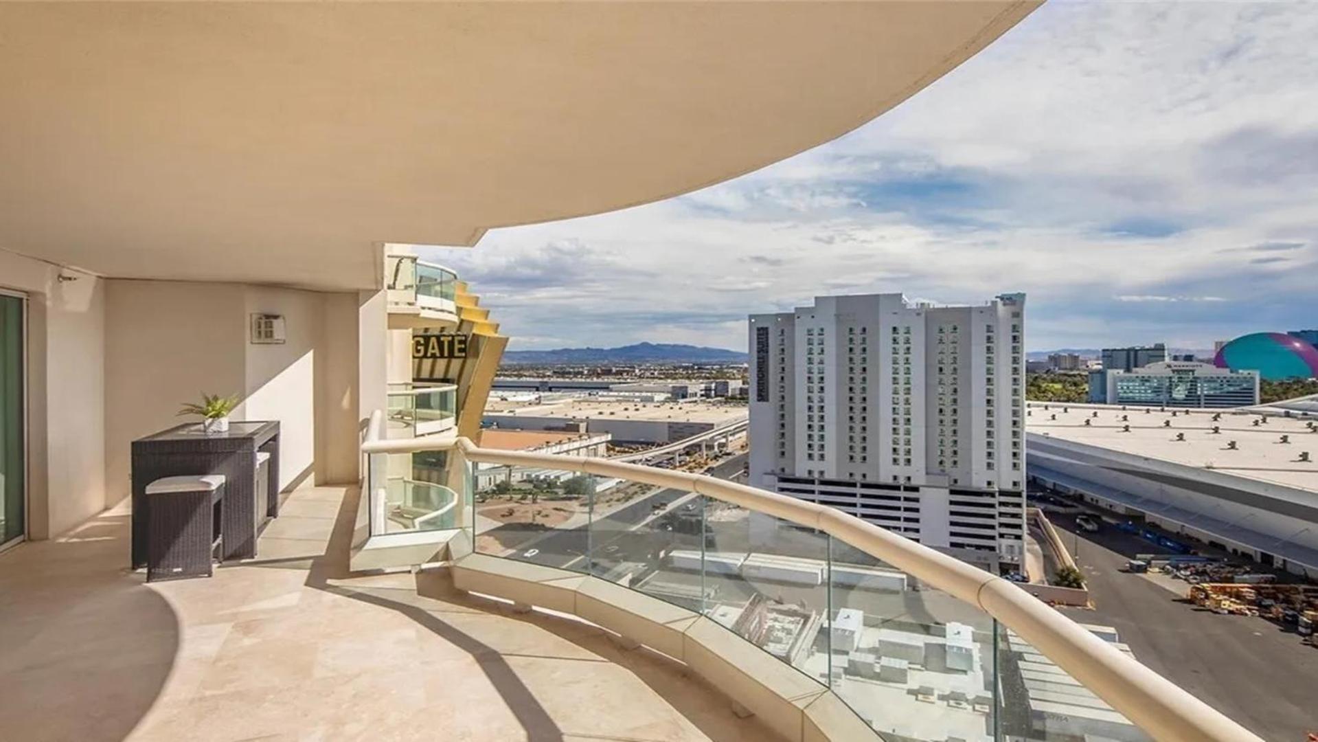 Stunning Four Bedroom Fully Professionally Remodeled Apartment Las Vegas Esterno foto